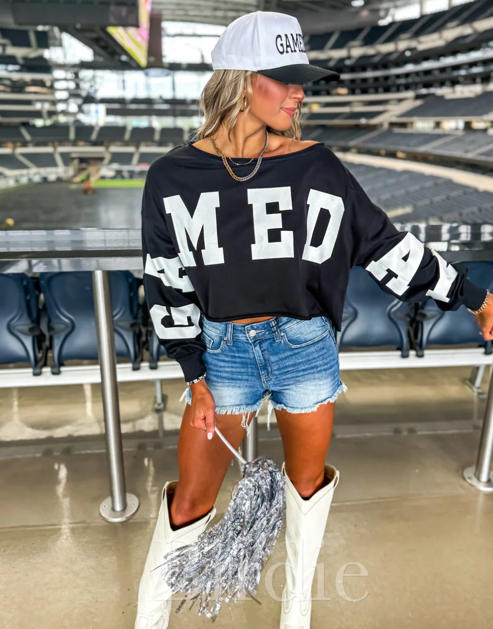 READY TO SHIP - Black Gameday Cropped Pullover