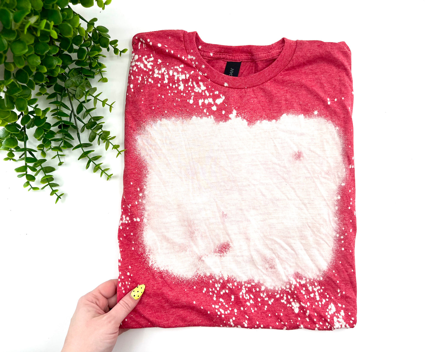 MEDIUM - Heather Red Bleached Tshirt - Gildan Softstyle