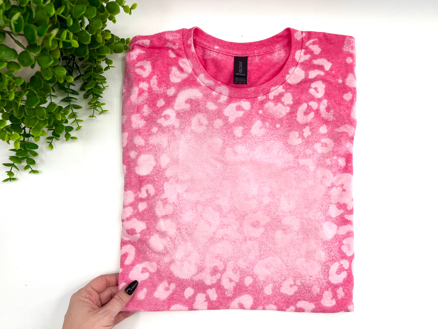 MEDIUM - Leopard Heather Heliconia Bleached Tshirt - Gildan Softstyle