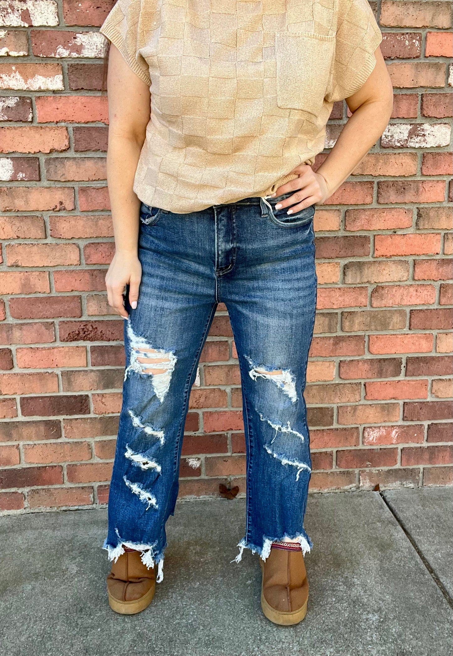 Kelsey’s Closet: Size 9 - Blakeley Distressed Cropped Jean ** NEW WITH TAG