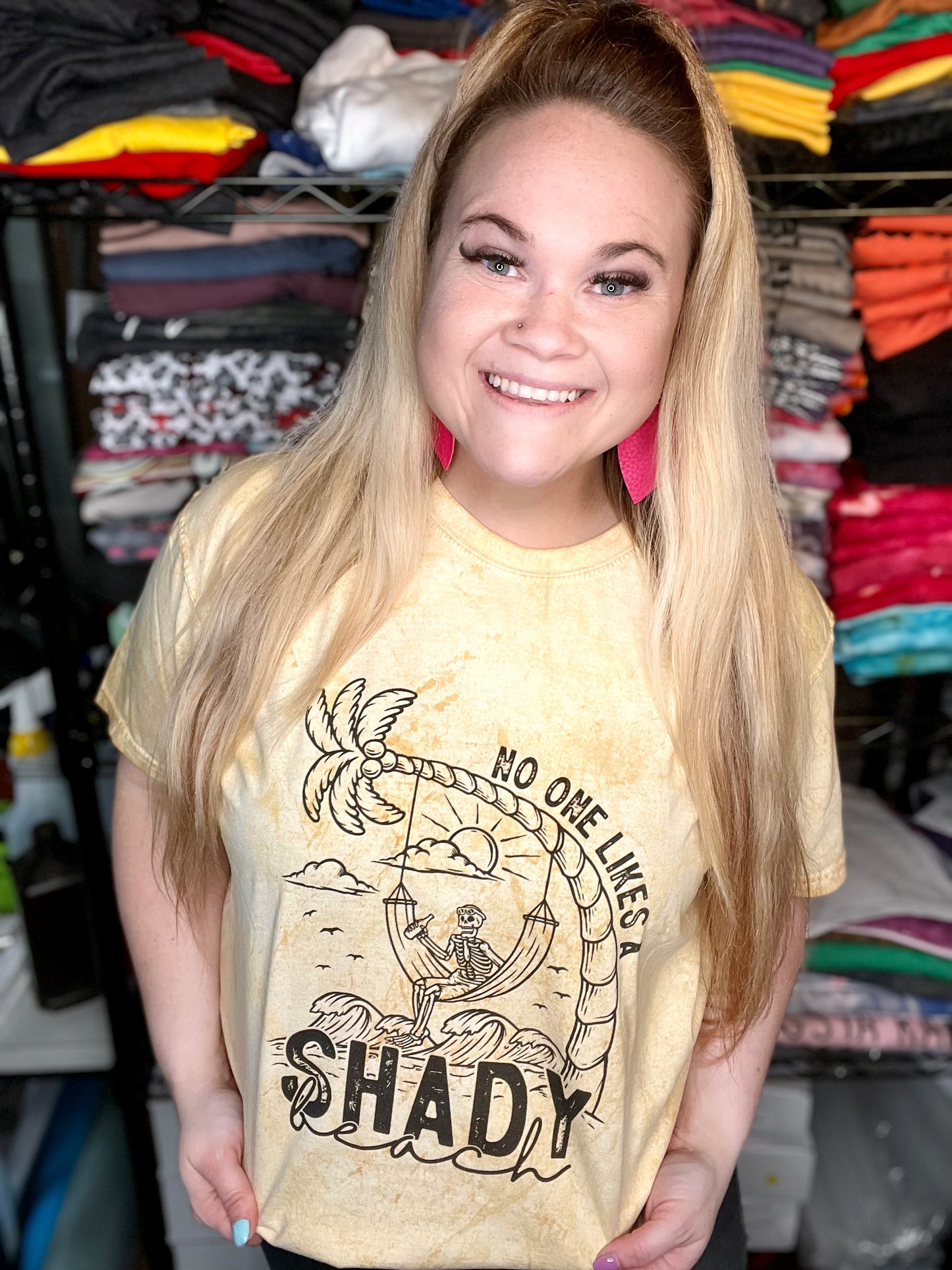 READY TO SHIP - SMALL & MEDIUM - No One Likes A Shady Beach - Tee
