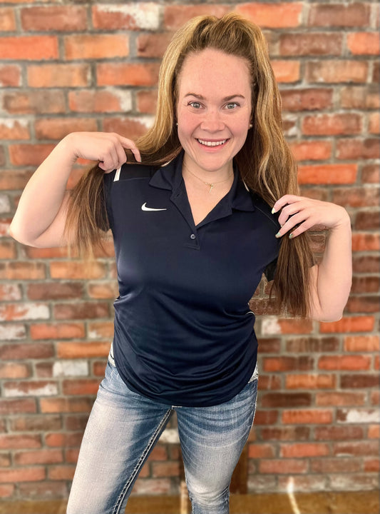 Kelsey’s Closet: Women’s Medium - Nike Polo