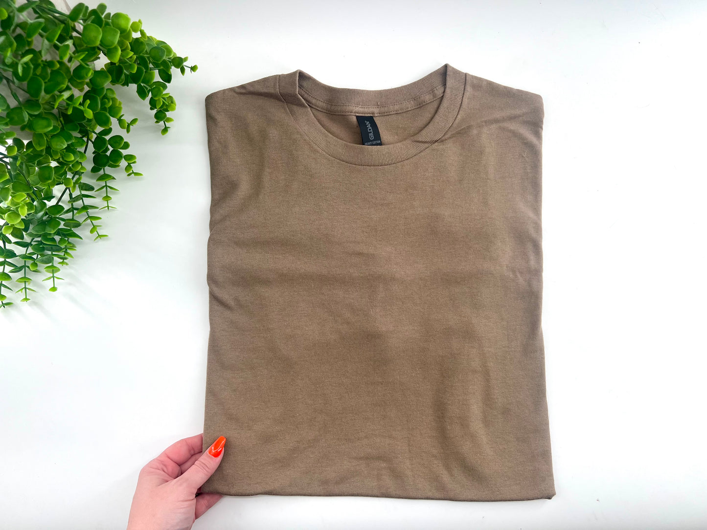 MEDIUM - Brown Gildan - Tshirt