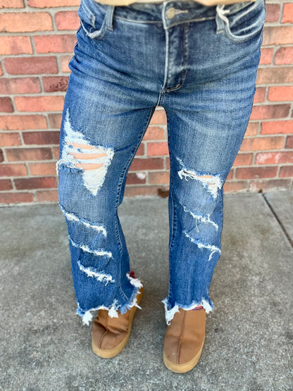 Kelsey’s Closet: Size 9 - Blakeley Distressed Cropped Jean ** NEW WITH TAG