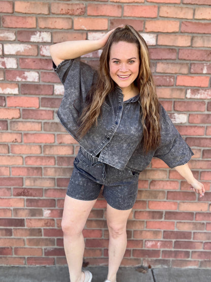 Kelsey’s Closet: XL (Fits more like Medium) - Two Piece Short/Cropped Top Set