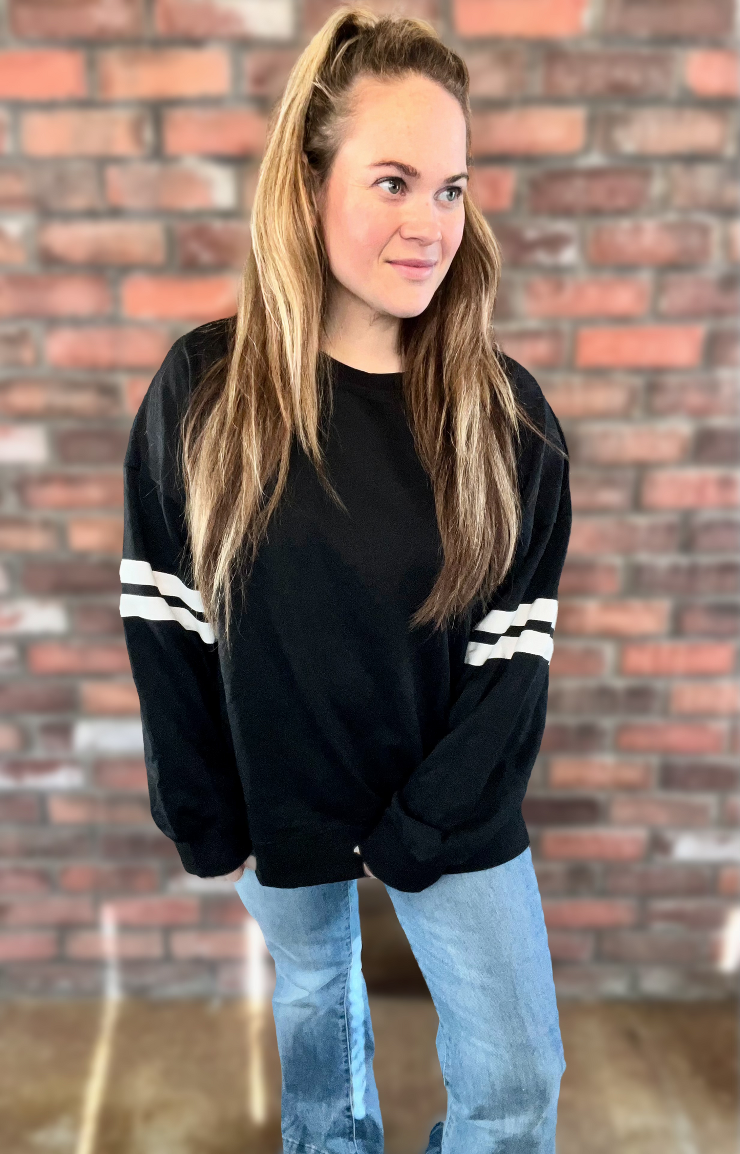 Kelsey’s Closet: XL - Black Athletic Sweatshirt