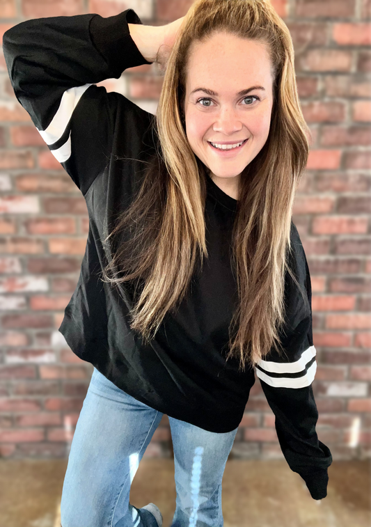 Kelsey’s Closet: XL - Black Athletic Sweatshirt